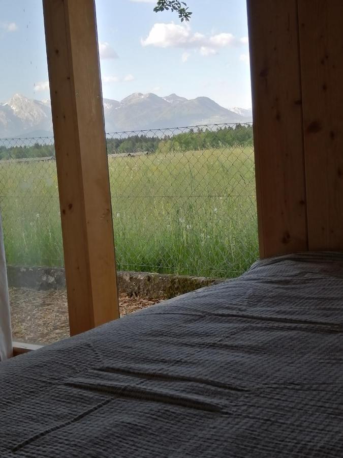 Вилла Glamping With A View Смледник Экстерьер фото