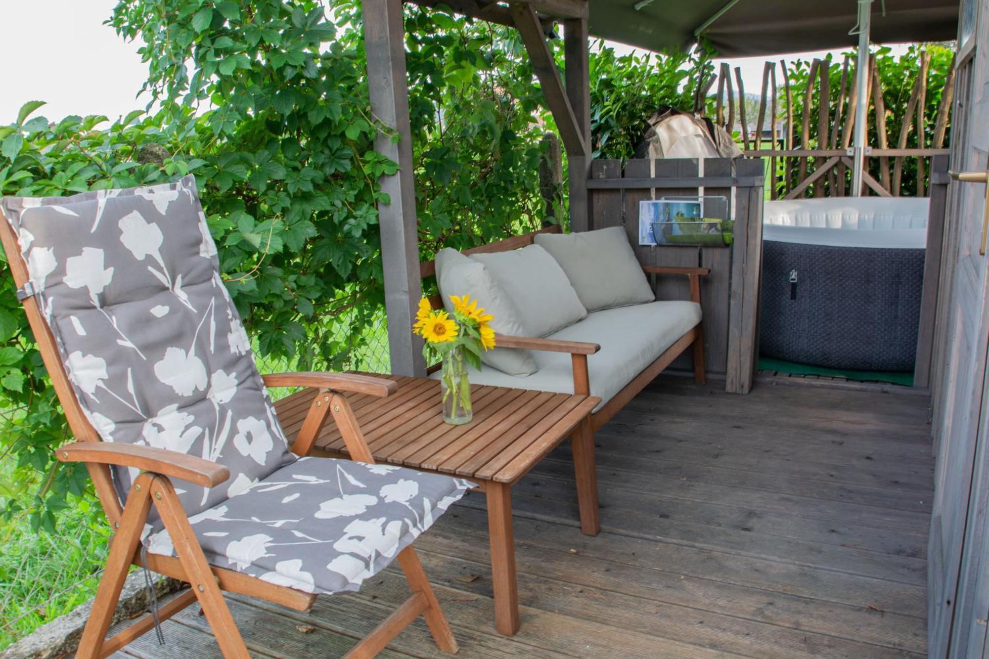 Вилла Glamping With A View Смледник Экстерьер фото